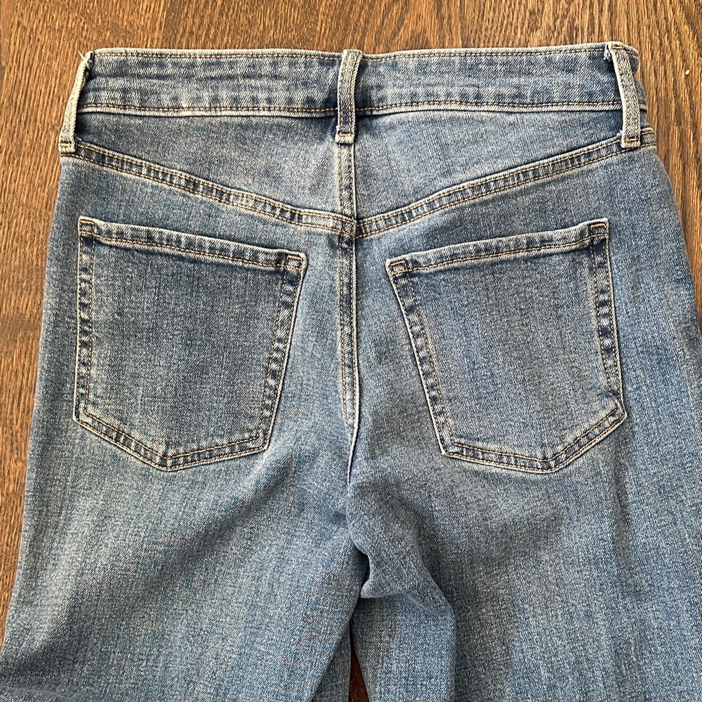 Old Navy Light Blue Straight Leg Jeans - Picture 5 of 5
